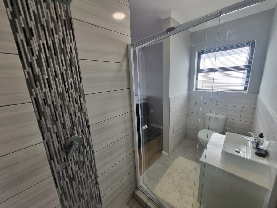 To Let 3 Bedroom Property for Rent in Hoogland Western Cape